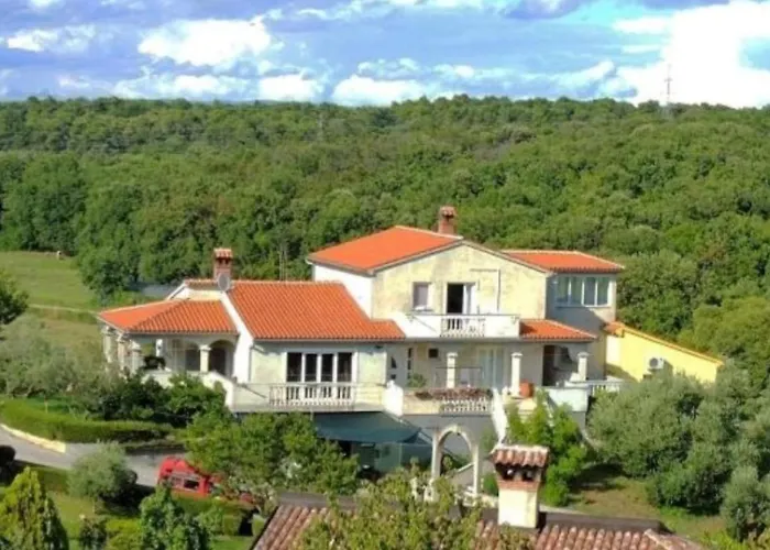 Flora By Guide 아파트