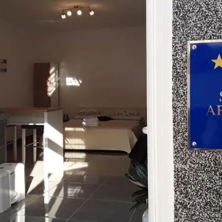 Flora By Guide Apartment Pula