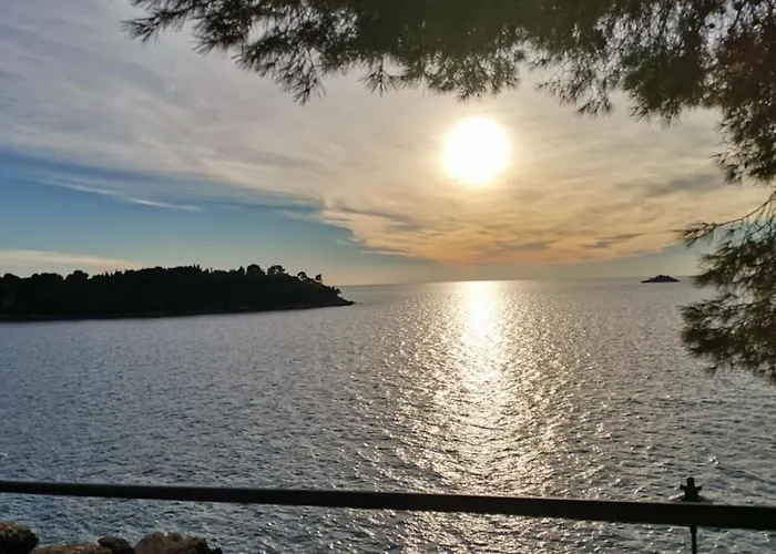 Apartment Flora By Guide Pula